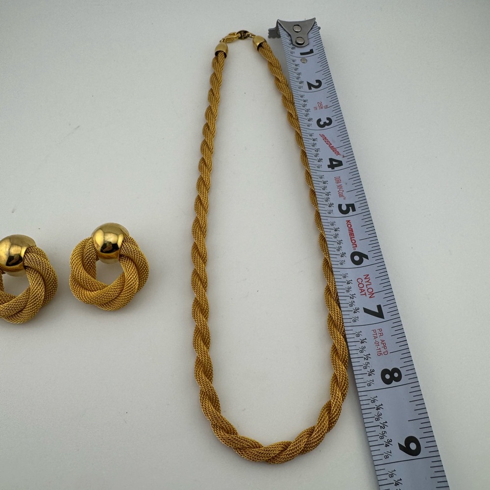Avon Vintage Rope style Elegant Gold‎ Tone Braided Jewelry Set Clip on Earrings - Picture 6 of 8